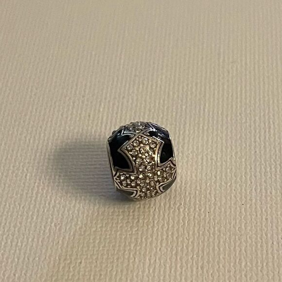 Brighton Dazzle Cross Bead Silver & Black NWT - Picture 5 of 6